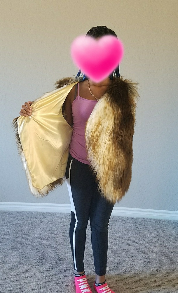 💕5x Host Pick💕  Ravishing Faux Fur Diva Vest - Picture 2 of 5